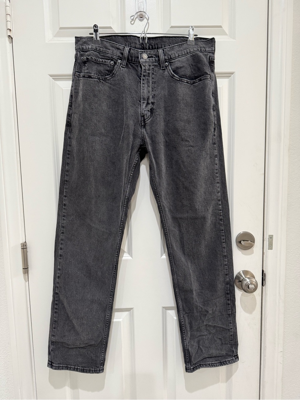 Levi's 505 Men’s Regular Fit Jean Size 34 x 32 Medium Gray Wash Straight Leg